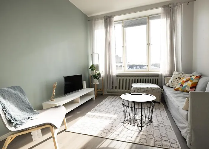 2Ndhomes Modern & Central 1Br Top Floor Home